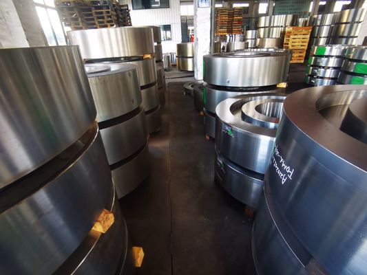 حلقات فولاذية مطروقة بحجم 1000-7800 ملم توفر خشونة سطح 3.2 وصلابة 240-320 متوافقة مع الآلات الصناعية